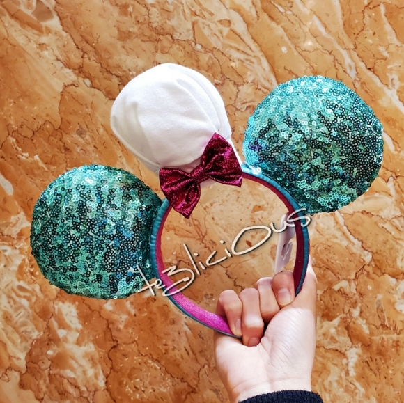 DISNEY CALIFORNIA ADVENTURE CHEF MINNIE EARS - Picture 2 of 5